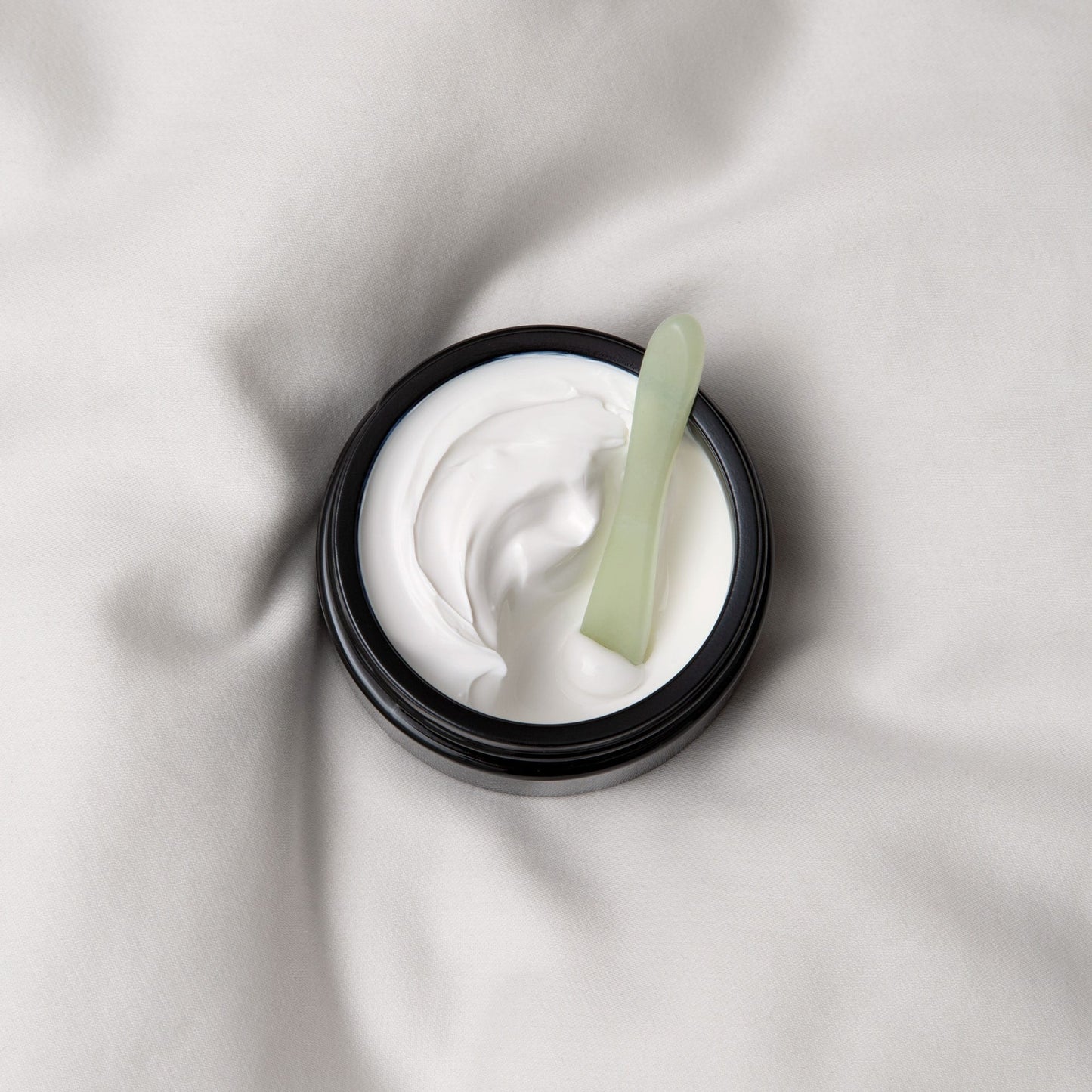 Precious premium pearl - Face, eye & neck cream SPF. 15